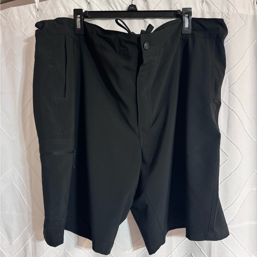 Magellan Fish Gear Water-Repellant shorts